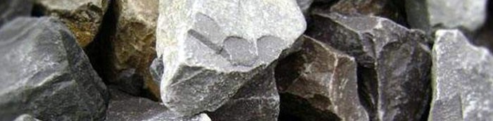 雙輥協(xié)力，碎礦成金：對(duì)輥破碎機(jī)在礦石破碎中