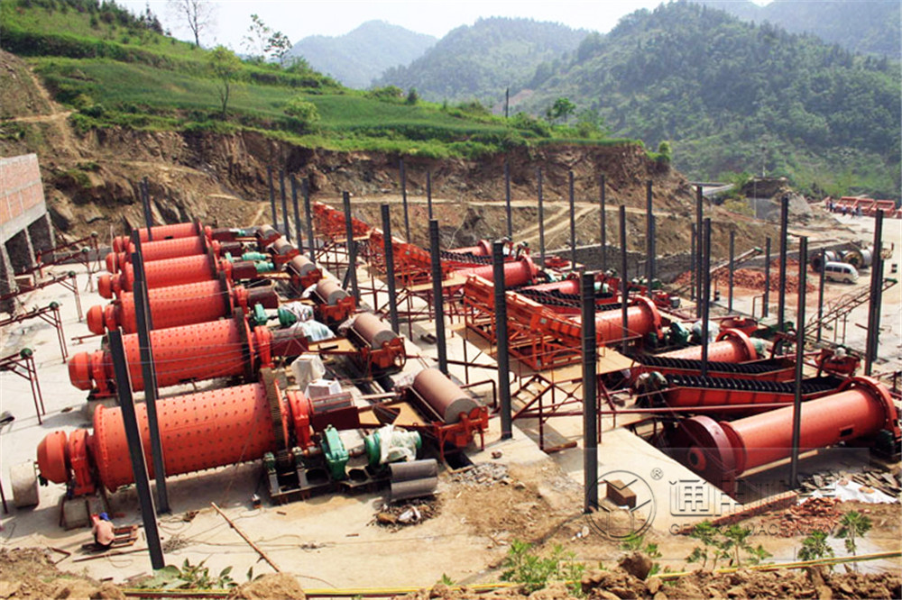 節(jié)能球磨機客戶現(xiàn)場